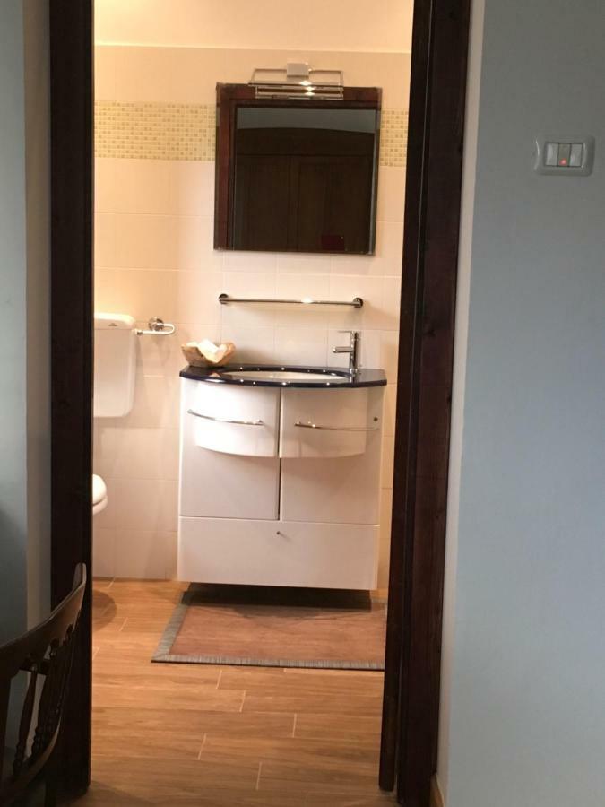Bb Andre' Bed & Breakfast Vara Superiore ภายนอก รูปภาพ