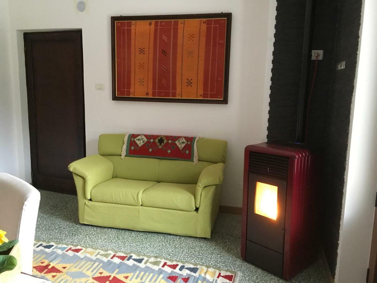 Bb Andre' Bed & Breakfast Vara Superiore ภายนอก รูปภาพ