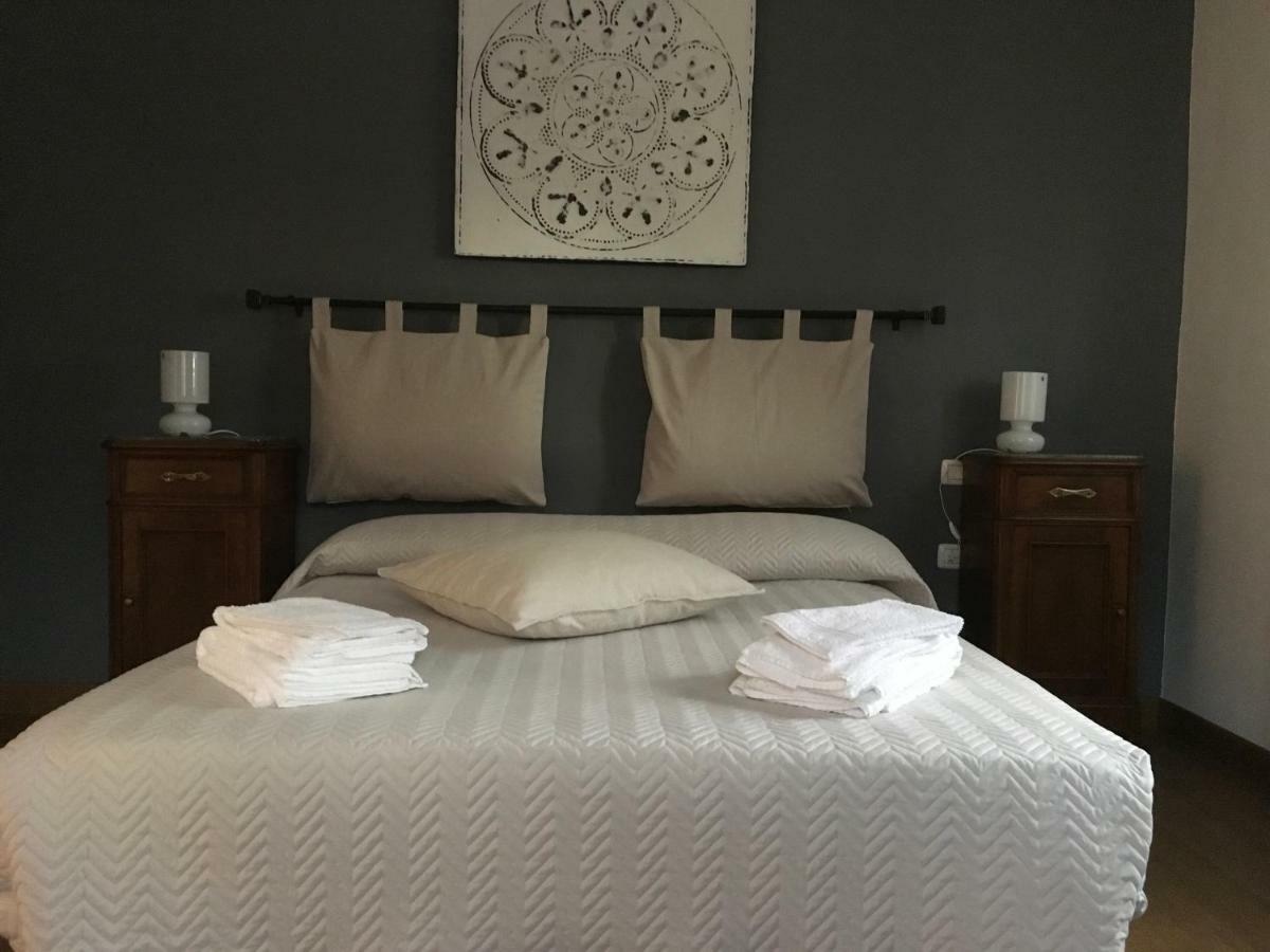 Bb Andre' Bed & Breakfast Vara Superiore ภายนอก รูปภาพ